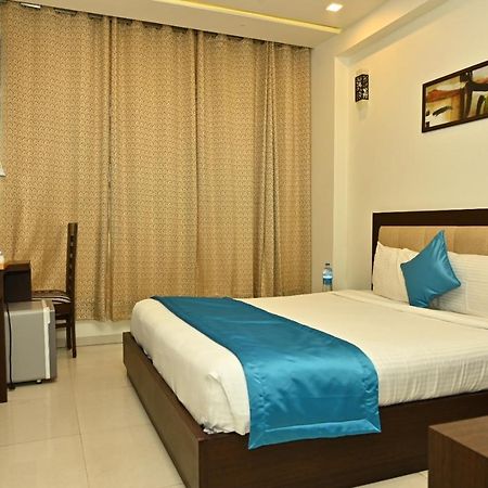 Blue Arrow Hotel Karwar Ngoại thất bức ảnh