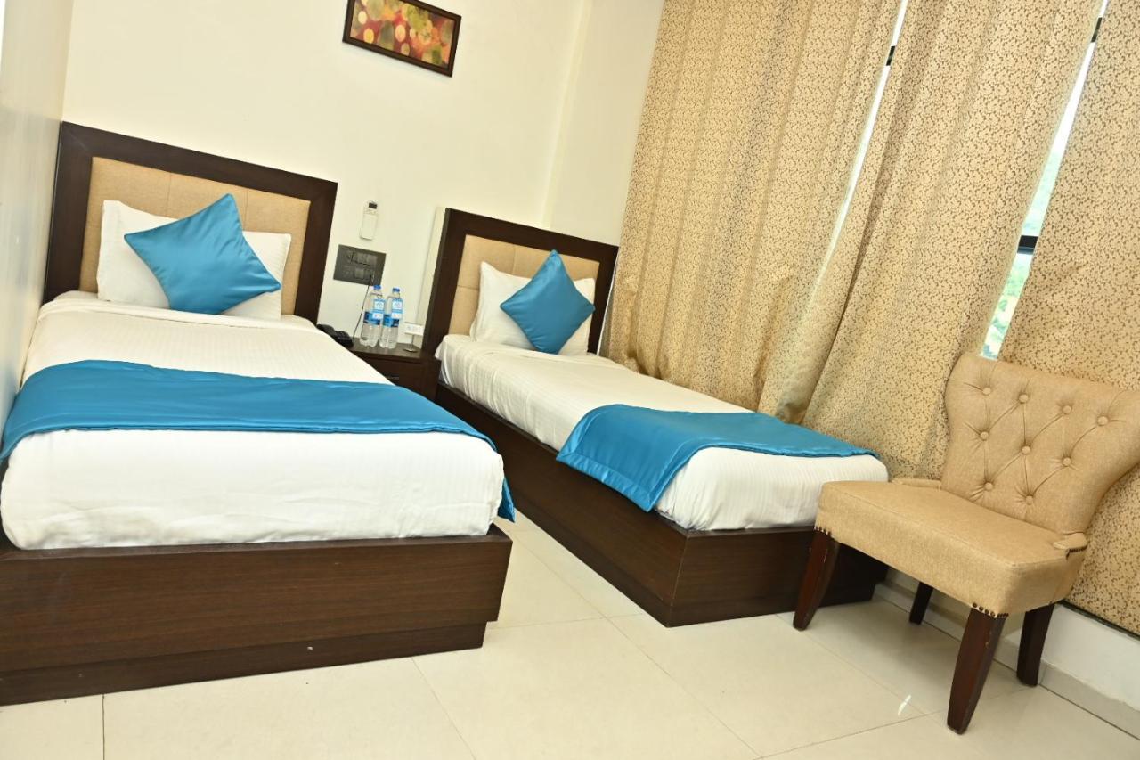 Blue Arrow Hotel Karwar Ngoại thất bức ảnh