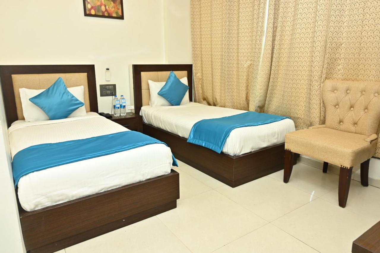 Blue Arrow Hotel Karwar Ngoại thất bức ảnh