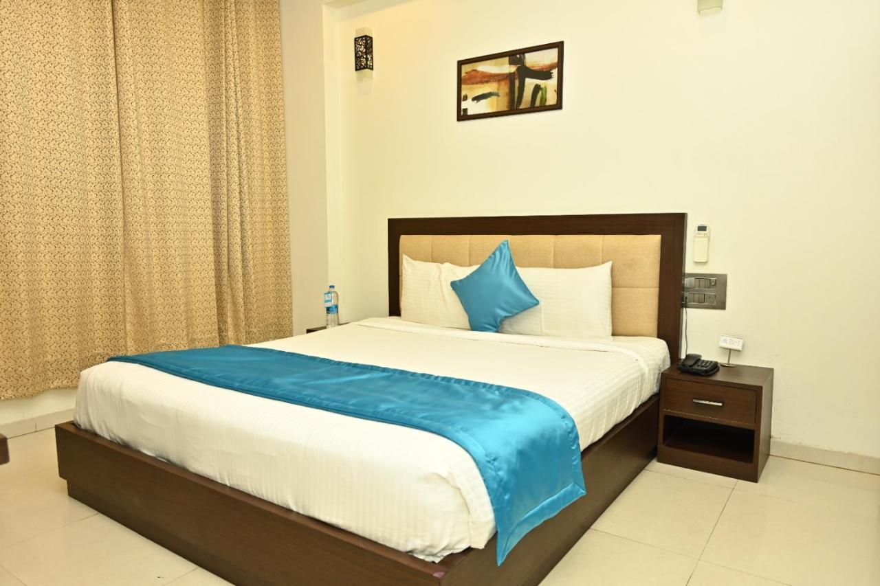 Blue Arrow Hotel Karwar Ngoại thất bức ảnh